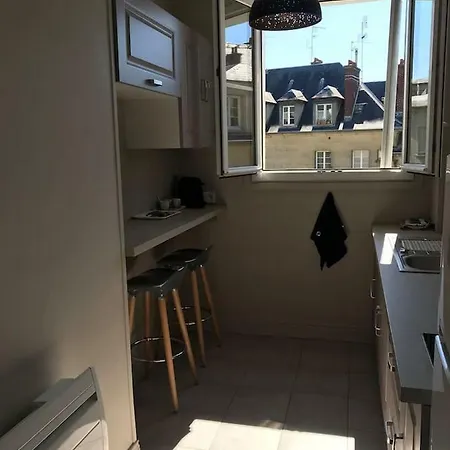 Appartement De Charme En Plein Coeur Du Centre Ville De Compiegne Exterior photo